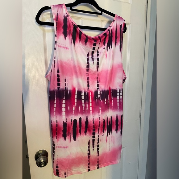 Source Unknown Pink and Black Patterned Tank Top - Picture 2 of 6